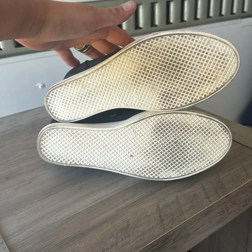 Black wedge shoe